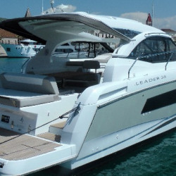 Jeanneau-Leader36-Motor-Boat-Trogir-6pax