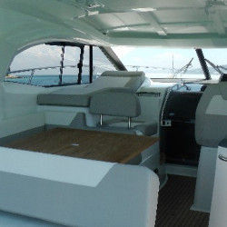 Jeanneau-Leader36-Motor-Boat-Trogir-6pax