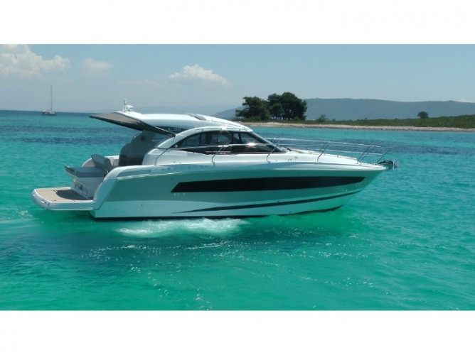 Jeanneau-Leader36-Motor-Boat-Trogir-6pax