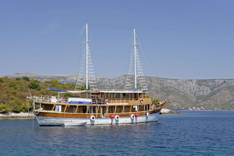 Aneta 15 cabins 32 pax Trogir 5