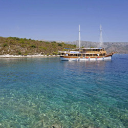 Aneta 15 cabins 32 pax Trogir 7