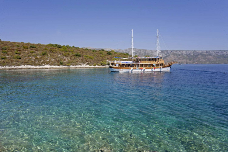 Aneta 15 cabins 32 pax Trogir 7