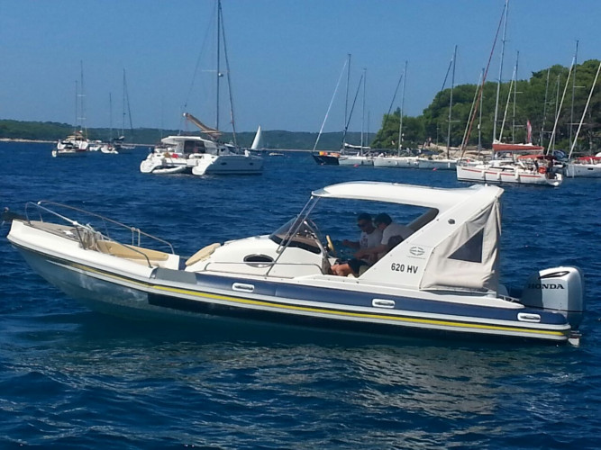 aquamaxb27f-split-trogir-rib