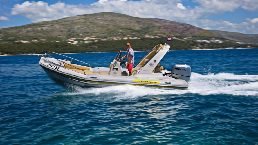 aquamaxb20f-split-trogir-rib