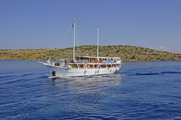 Kazimir 15 cabins 36 pax Zadar 1