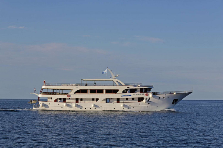 Mystic 19 cabins 40 pax Trogir 1