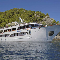 Mystic 19 cabins 40 pax Trogir 14