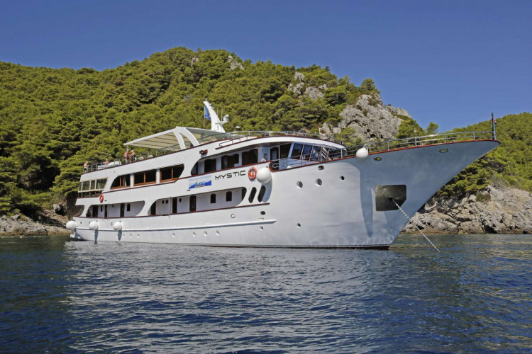 Mystic 19 cabins 40 pax Trogir 14