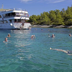 Mystic 19 cabins 40 pax Trogir 19