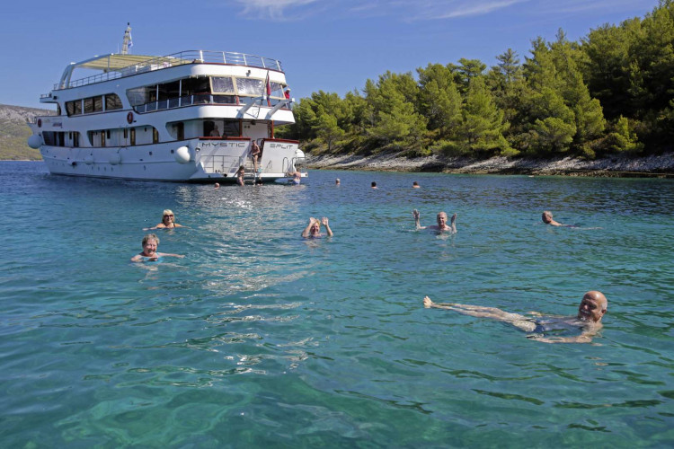 Mystic 19 cabins 40 pax Trogir 19