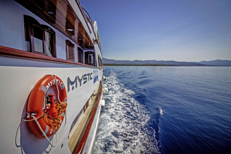 Mystic 19 cabins 40 pax Trogir 30