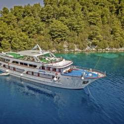 Mystic 19 cabins 40 pax Trogir 9