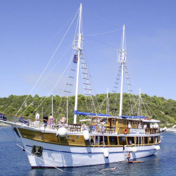 Otac Ivan 17 cabins 3 pax Trogir 11