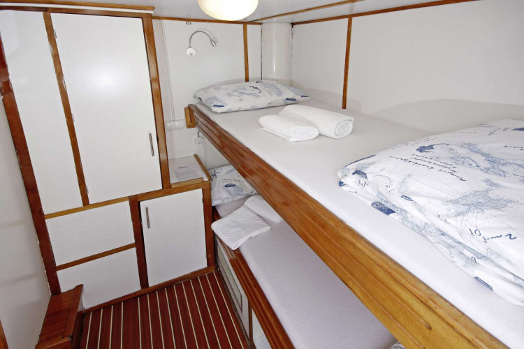 Otac Ivan 17 cabins 3 pax Trogir 43