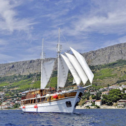 Otac Ivan 17 cabins 3 pax Trogir 9