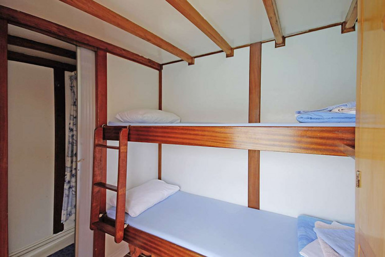 Pravedan 7 cabins 14 pax Trogir 22