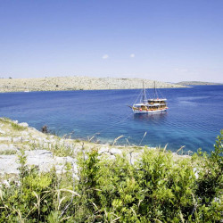 Ribic 10 cabins 20 pax Trogir 4