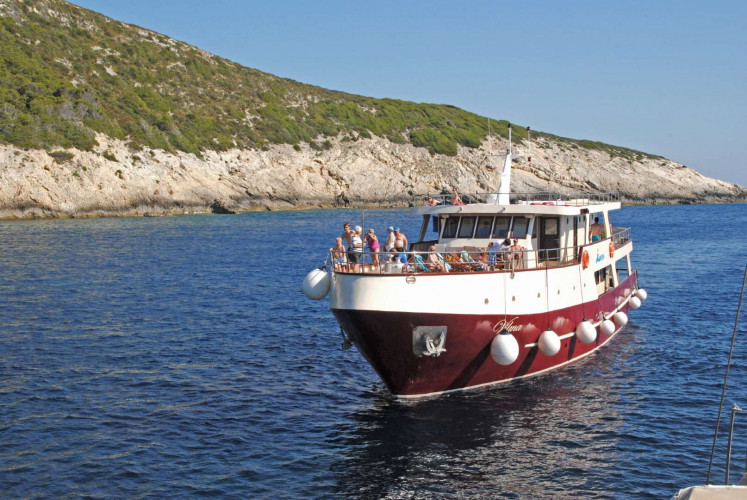 Vilma 13 cabins 28 pax trogir 1