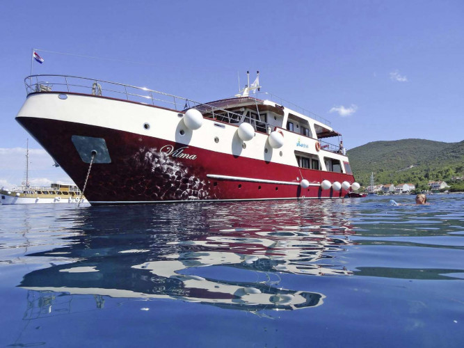 Vilma 13 cabins 28 pax trogir 15