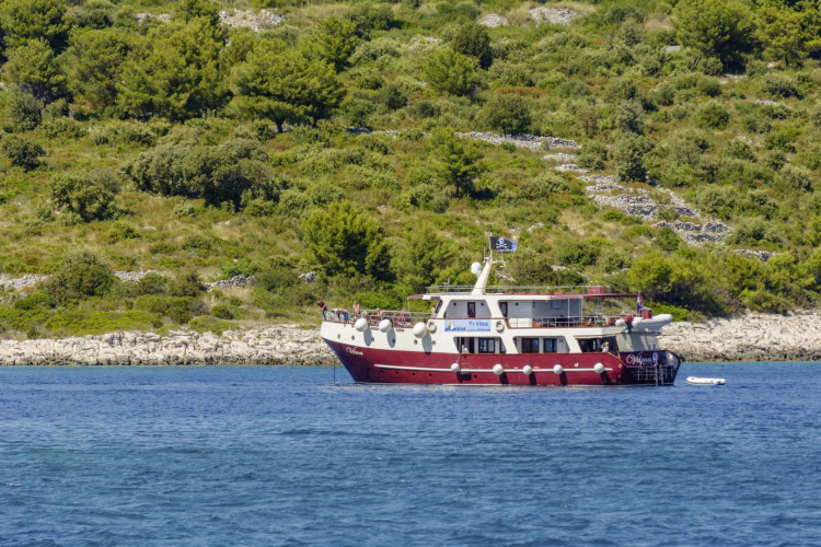 Vilma 13 cabins 28 pax trogir 18