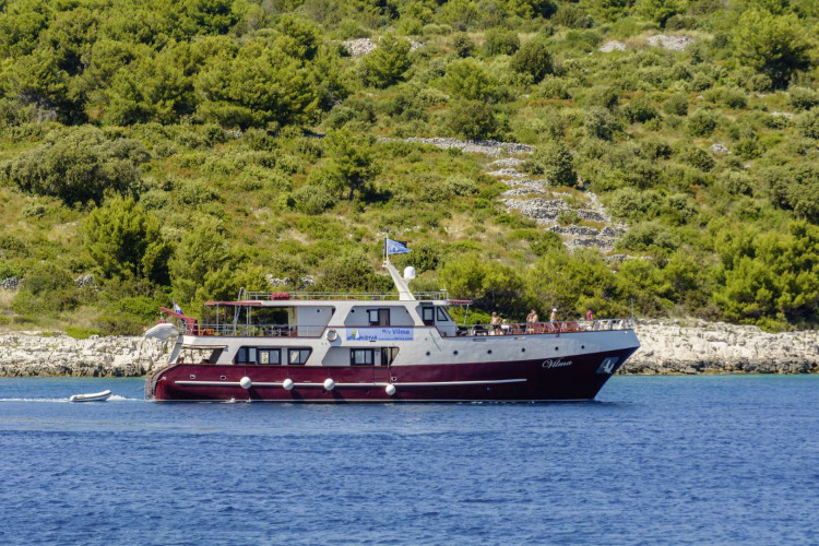 Vilma 13 cabins 28 pax trogir 19