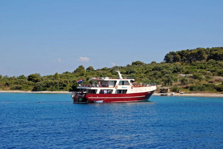 Vilma 13 cabins 28 pax trogir 3