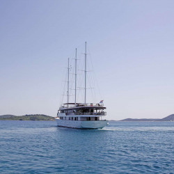 Voyage 18 cabins 38 pax Zadar 2