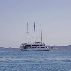 Voyage 18 cabins 38 pax Zadar 3