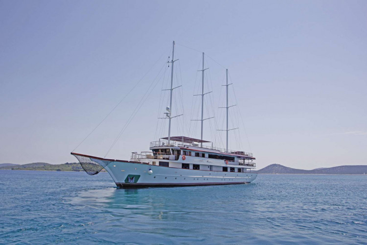 Voyage 18 cabins 38 pax Zadar 41