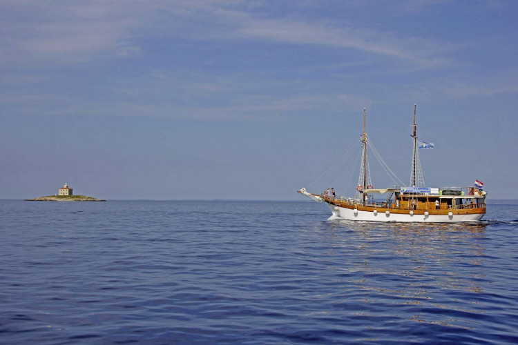 MS Zelenbor, Rijeka, 13 pax, 6 cabins