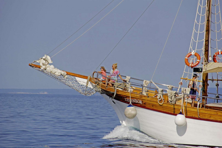 MS Zelenbor, Rijeka, 13 pax, 6 cabins