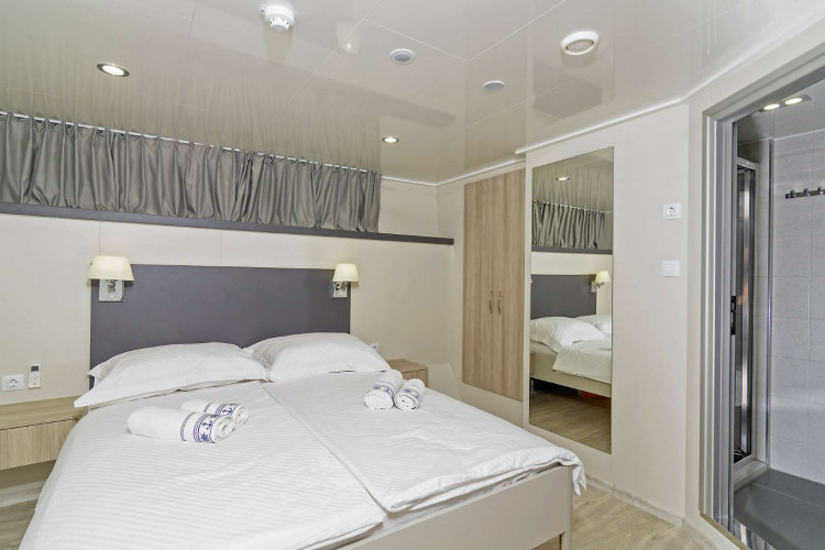 azzurro 19 cabins 40 pax trogir 28