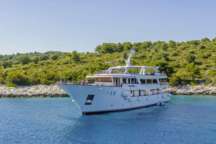 azzurro 19 cabins 40 pax trogir 7