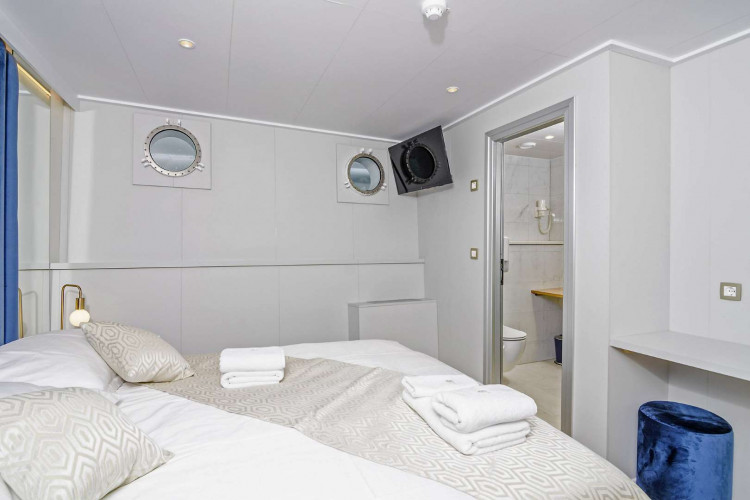 bellezza 19 cabins 40 pax trogir 31