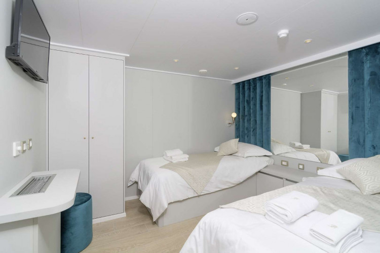 bellezza 19 cabins 40 pax trogir 32