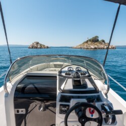 ranieri-speedboat-rent-boat-trogir-150HP