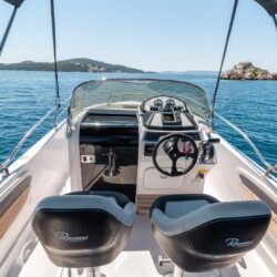 ranieri-speedboat-rent-boat-trogir-150HP