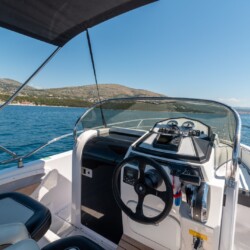 ranieri-speedboat-rent-boat-trogir-150HP