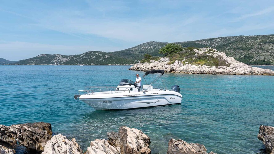 ranieri shadow22 trogir 8pax speedboat 12